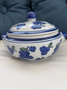Vintage April Cornell Blueberry Ceramic Casserole with Lid
